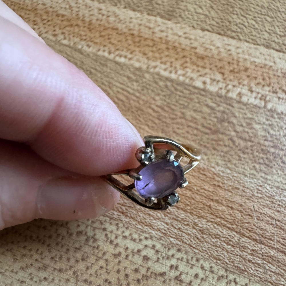 Gold and light, amethyst and diamond Women's Ring